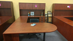 R6009 36"x 71" Bullet Table U-Shaped Used Desk w/Hutch $599.98 - 1 Only!