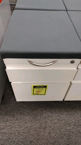R47 White/Blue Bench Rolling 2 Drawer Used File $58.00
