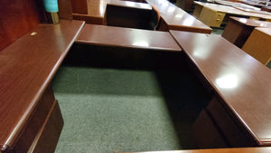 R9903 36"x 72" Mahogany U-Shape Used Desk w/Hutch $449.98 - 1 Only!