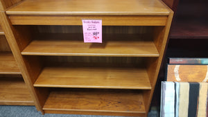 R713 29"x 44" Oak Used Bookcase $74.98 - 1 Only!