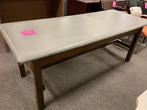 R712 31”x 79” Massage Used Table $99.98 - 1 Only
