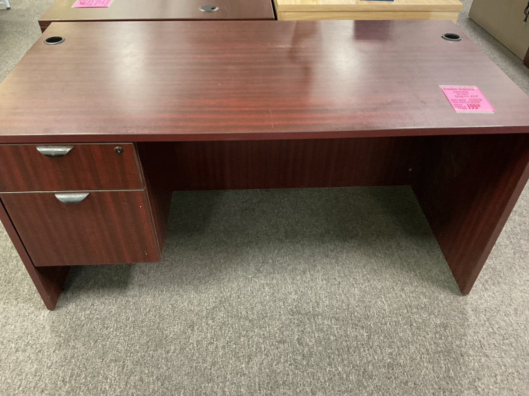 R401 30”x 60” Mahogany Lam Used Desk w/1 File $199.95 - 1 Only