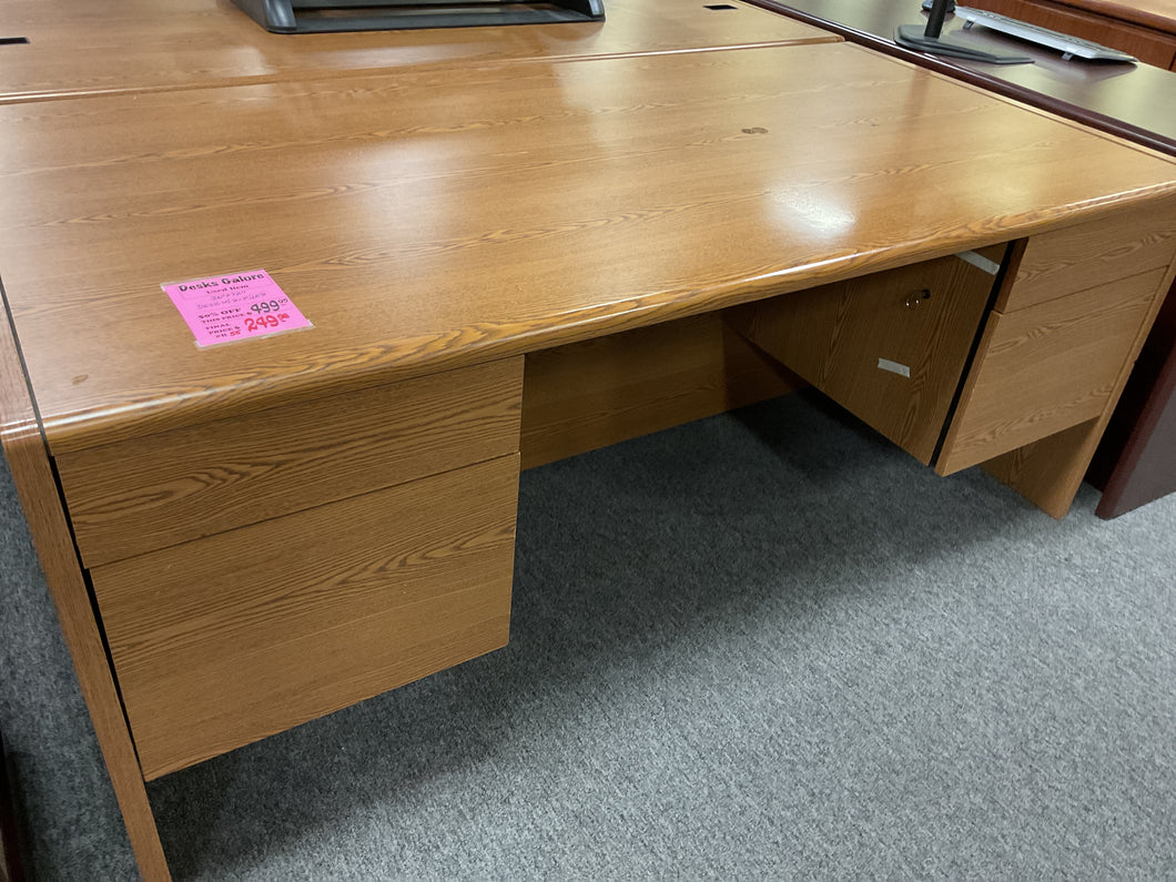 R55 36”x 72” Oak Lam Used Desk $249.98 - 1 Only