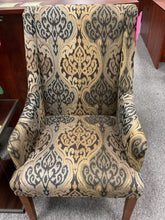 Load image into Gallery viewer, R450 Catseye Parson Used Chair $99.98