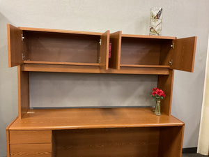 R613 30”x 66” Oak Lam. Used Desk w/1 File/Credenza/Hutch $249.98 - 1 Only