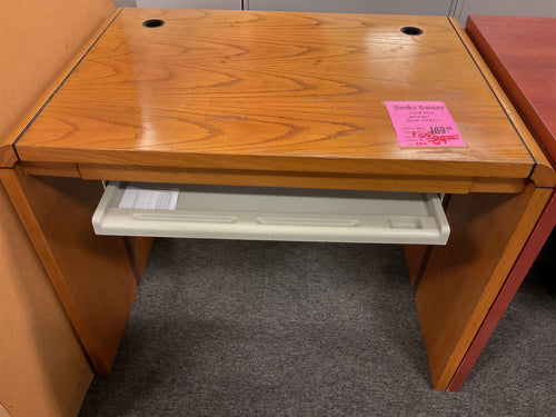 R556 36”x 24” Oak Used Desk w/keyboard Tray $29.95 - 1 Only