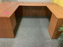Load image into Gallery viewer, R903 36”x 72” Oak Lam U-Shaped Used Desk w/2 Files $499.98