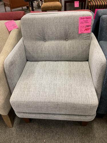 R332 Gray Fabric Lounge Used Chair $149.98 - 1 Only!