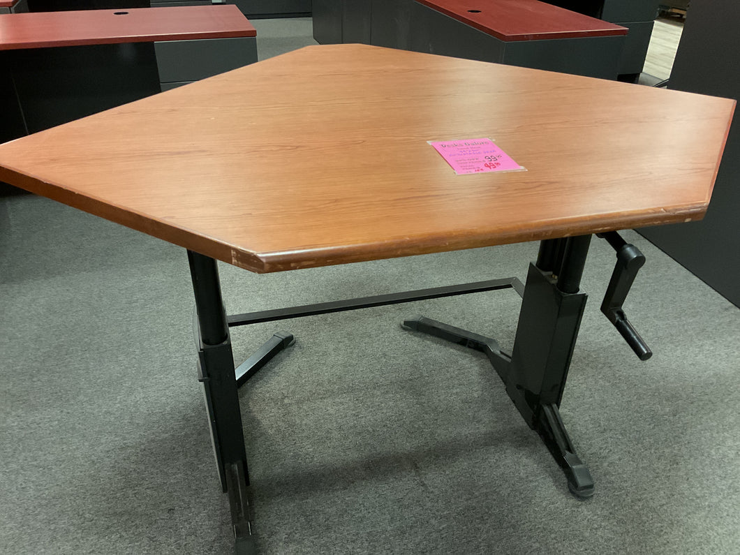 R104 44”x 60 Oak Lam Manual Adjustable Corner Used Desk $49.98 - 1 Only