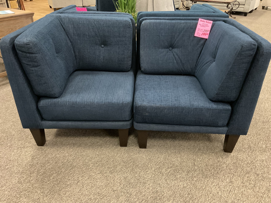 R77 2 Pc Navy Upholstered Used Love seat $199.98