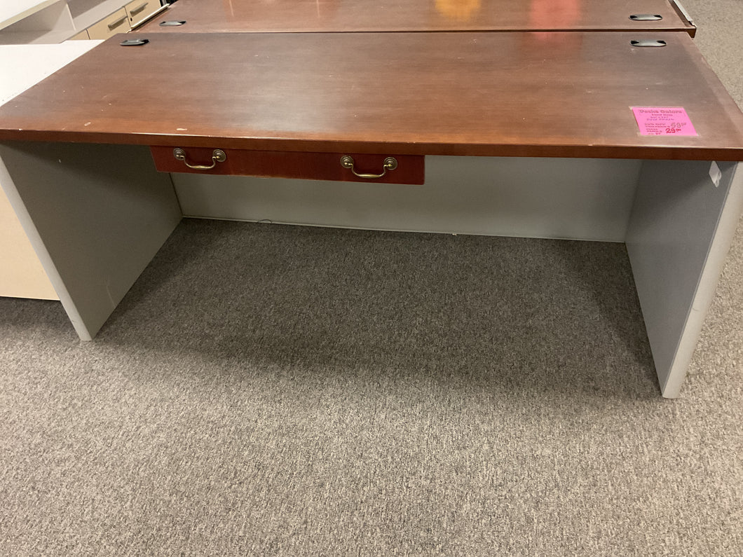 R95 30”x 72” Brown/Gray Used Desk Shell $29.95 - 1 Only