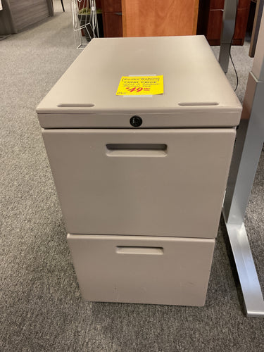 R915 15”x 23” Gray 2 Drawer Rolling Used File $49.00