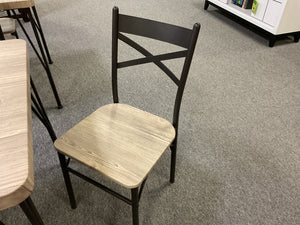 R665 29” Square Used Table w/2 Chairs $119.98 - 1 Only!