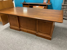 Load image into Gallery viewer, R9606 42”x 84” Cherry Executive Used Desk $499.98 - 1 Only