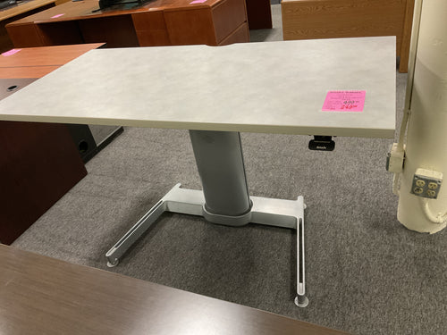 R896 30”x 60” Gray Manual Adjustable Used Desk $249.98 - 1 Only