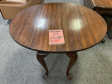 Load image into Gallery viewer, R4404 24”x 33” Cherry Round Drop Side Used Table $99.98