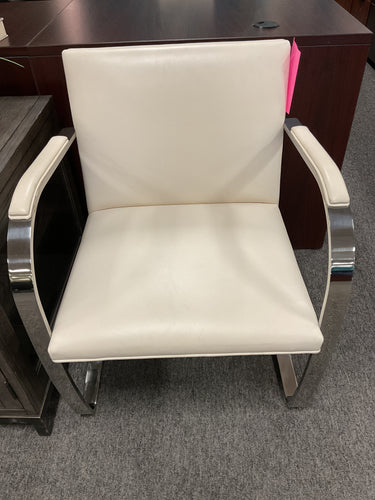 R900 White/Chrome Accent Used Chair $149.98