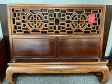 Load image into Gallery viewer, R9393 3Pc Drexel Heritage Used Queen Platform Bed w/2 Nightstands $699.98 - 1 Only