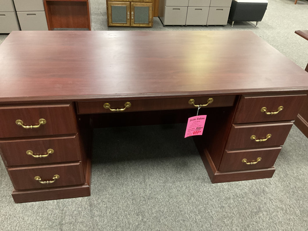 R500 Mahogany Lam Used Desk w/2 Files $499.98 - 1 Only