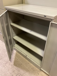 R51 Tennsco 2 Door Metal Used Storage Cabinet $88.00 1 only