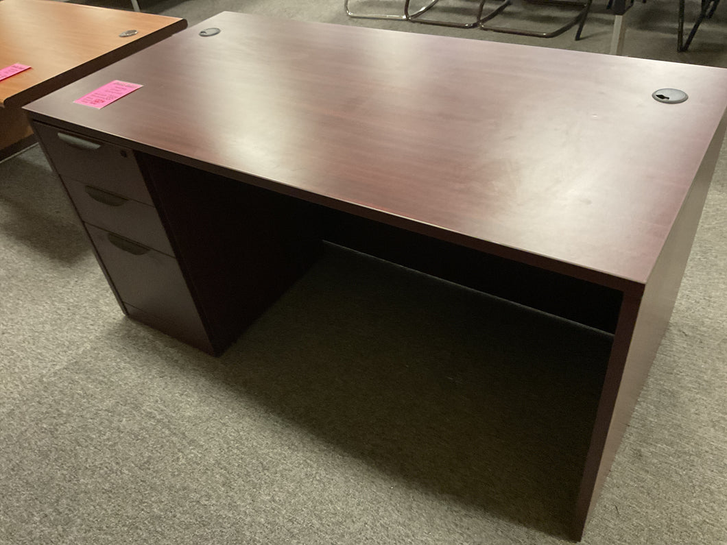 R171 30”x 60” Mahogany Lam Used Desk w/1 File $199.98 - 1 Only