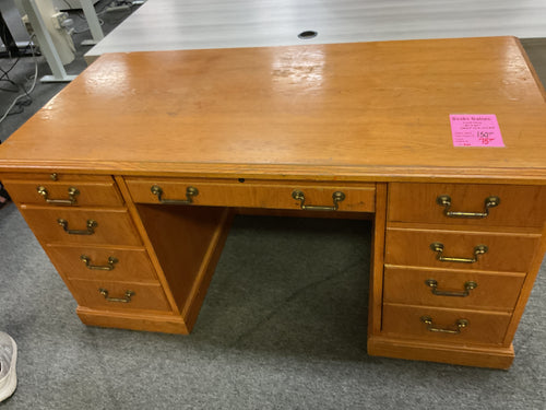 R700 30”x 60” Oak Used Desk w/2 Files $75.00 - 1 Only