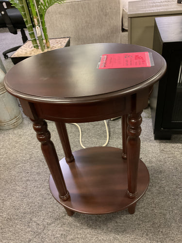 R78 16”x 20” Mahogany Oval Accent Used Table $39.98 - 1 Only