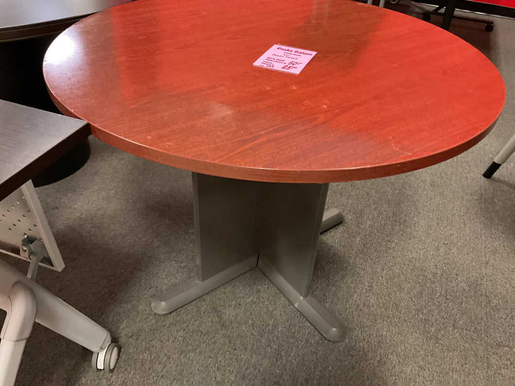 R982 42” Round Used Table $25 - 1 Only