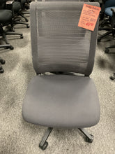 Load image into Gallery viewer, R1121 Steelcase Gray Armless Used Office Chair $49.95