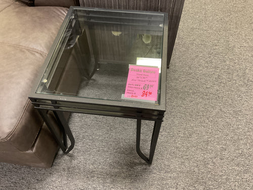 R8020 20”x 20” Black/glass End Used Table $34.98 - 1 Only