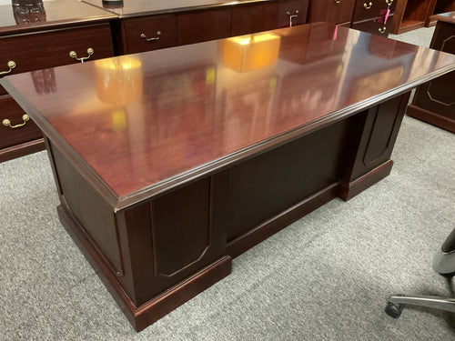 R7000 36”x 72” Mahogany Used Desk w/2 Files $749.98 - 1 Only