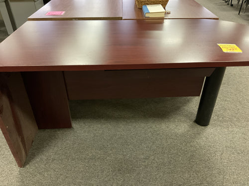 R665 Mahogany Lam Bullet Used Table $49.00 - 1 Only