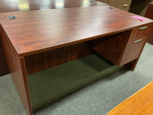 R601 30”x 60” Cherry Lam Used Desk w/1 File $249.98 - 1 Only
