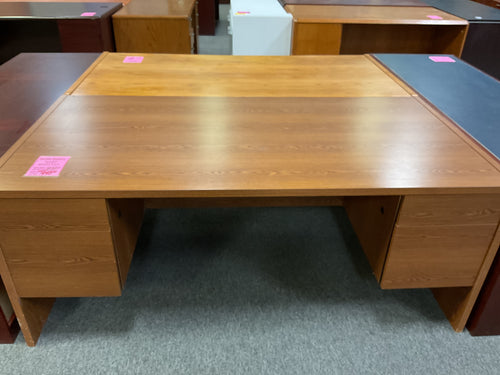 R42 36”x 72” Oak Used Desk w/2 Files $348.00 - 1 Only