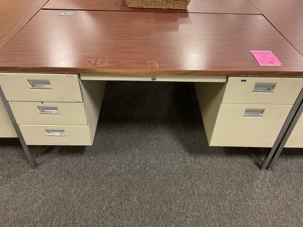 R502 30”x 60” Metal Used Desk w/2 Files $49.98