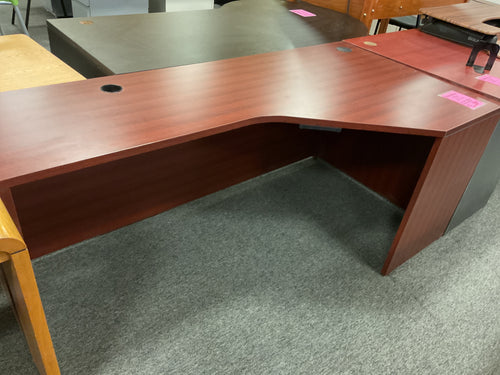 R5006 36”x 71” Mahogany Lam Used Desk $125.00 - 1 Only