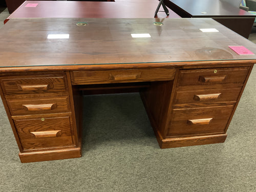R4400 36”x 72”Oak Executive Used Desk w/2 files $399.95 - 1 Only