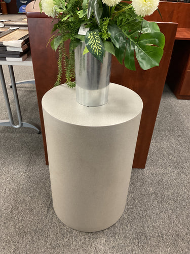 R40 19” Gray Round Pillar Used Table $59.98