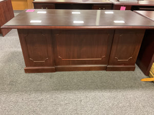 R7701 36”x 72” Mahogany Used Desk w/2 Drawers $249.98 - 1 Only