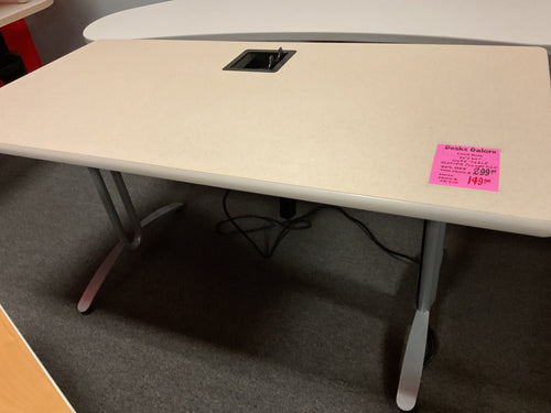 R710 30”x 60” Cream Lam. Used Table w/Power Box $149.98 - 1 Only