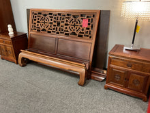 Load image into Gallery viewer, R9393 3Pc Drexel Heritage Used Queen Platform Bed w/2 Nightstands $699.98 - 1 Only