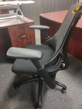 Load image into Gallery viewer, 6758 Ergonomic Mesh Back Desk Chair