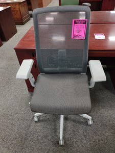 R521 Haworth Very Gray USED Office Chair $99.98
