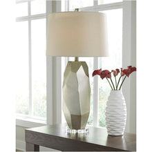 Load image into Gallery viewer, Darda Table Lamp