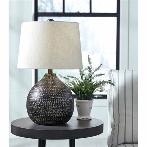 8503 Maire Table Lamp